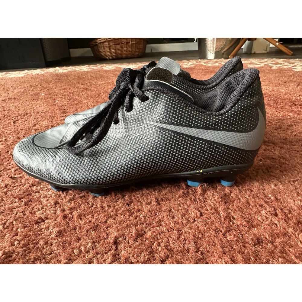 Nike JR Bravata II FG Soccer Cleats Black/Volt 4.5Y‎